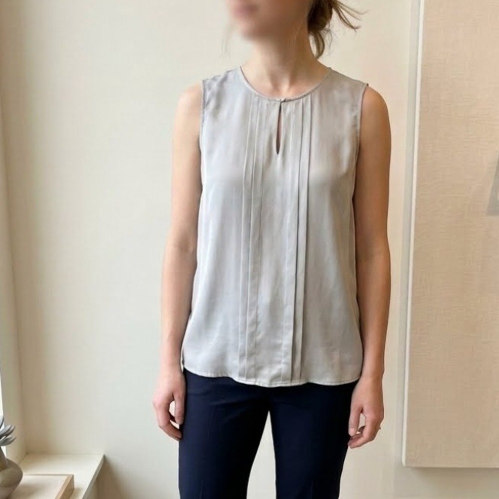 Talbots 100% Silk Gray Sleeveless Pleated Front Keyhole Blouse Shell Size 12